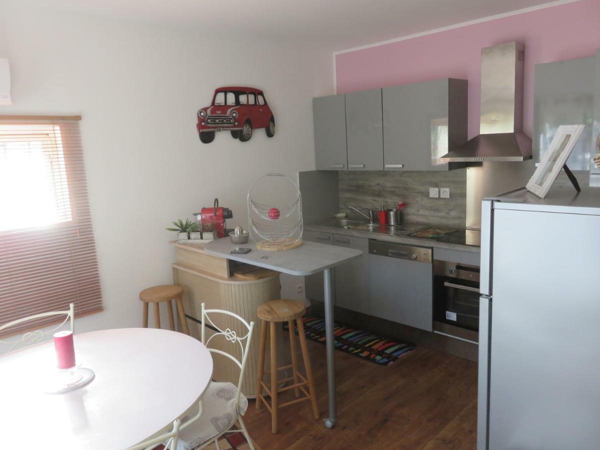 Charmant Appartement Saint Gely Cornillon Exterior photo
