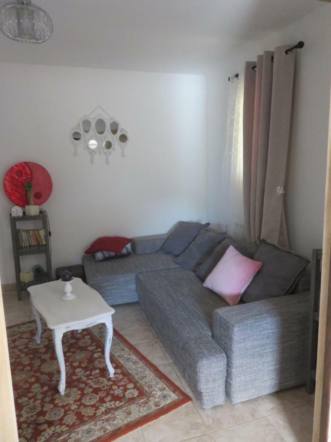 Charmant Appartement Saint Gely Cornillon Exterior photo