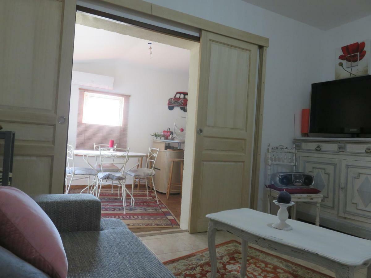 Charmant Appartement Saint Gely Cornillon Exterior photo