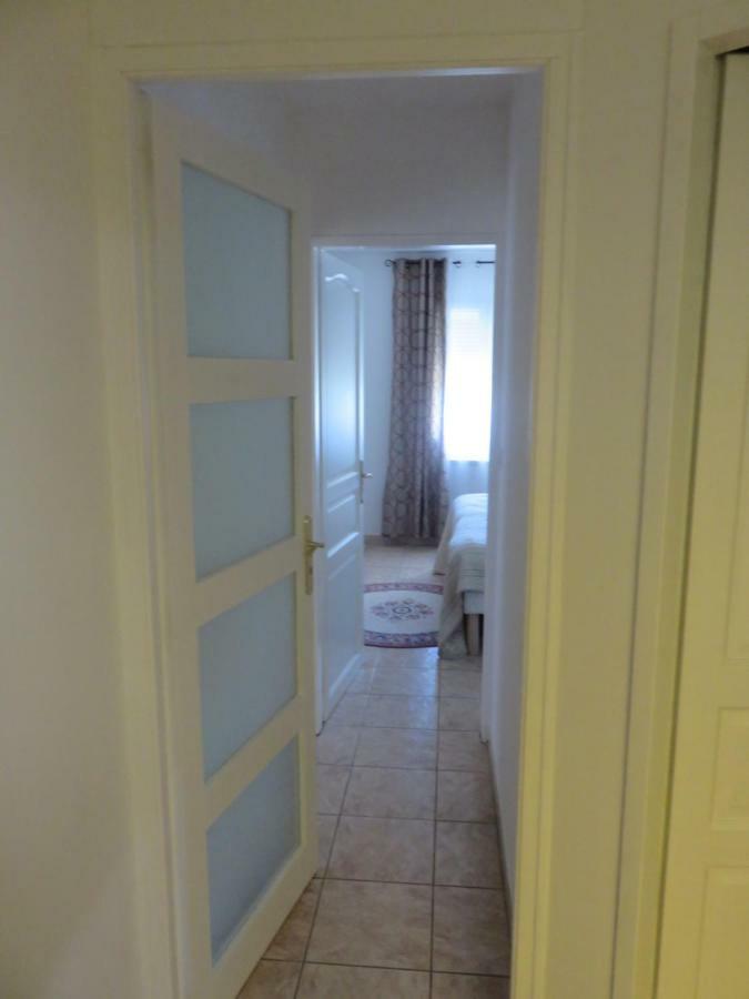 Charmant Appartement Saint Gely Cornillon Exterior photo